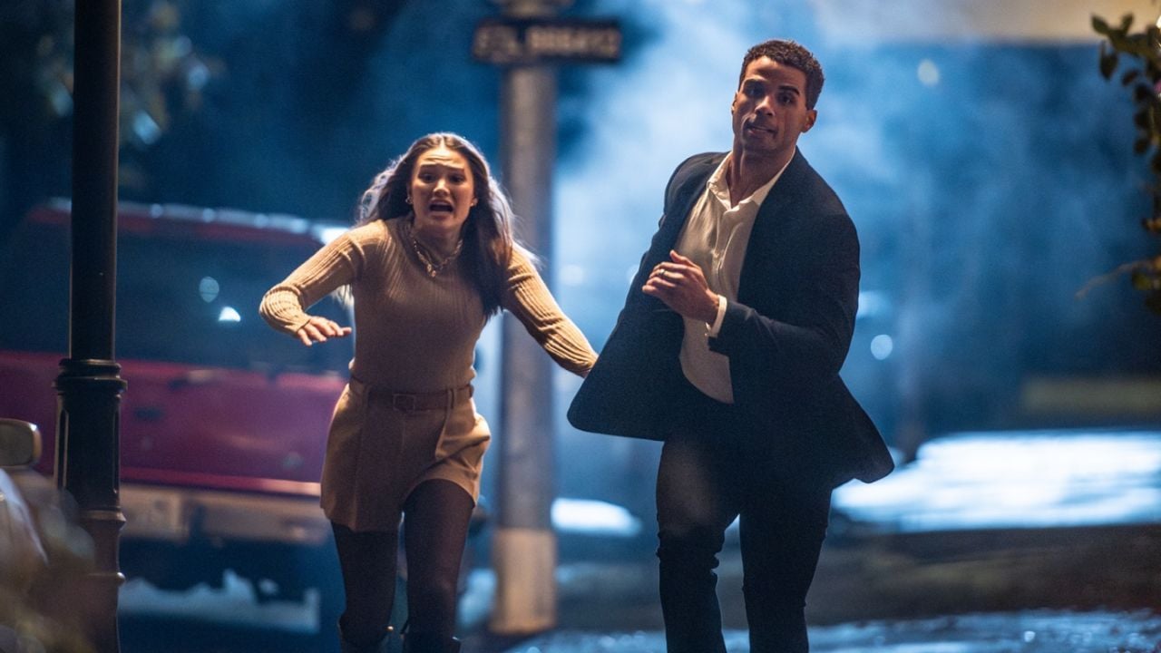 Weil der Heart-Eyes-Killer – fälschlicherweise – glaubt, dass sie ein Paar sind, müssen Ally (Olivia Holt) und Jay (Mason Gooding) die ganze Nacht hindurch immer wieder um ihr Leben rennen.