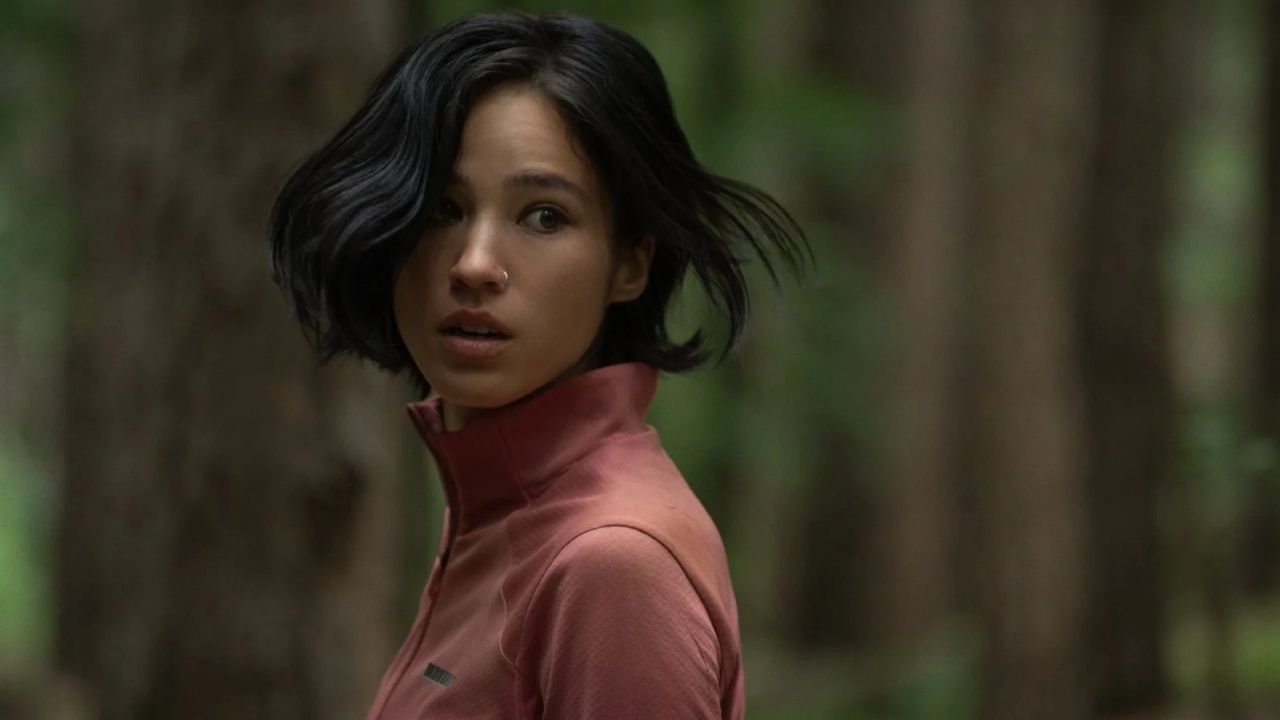 Iris (Kelsey Asbille) steht kurz vor dem Selbstmord, als sie ins Visier eines Serienvergewaltigers gerät.