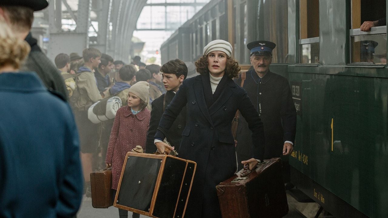 Hals über Kopf müssen Anna und ihre Lieben Berlin verlassen.