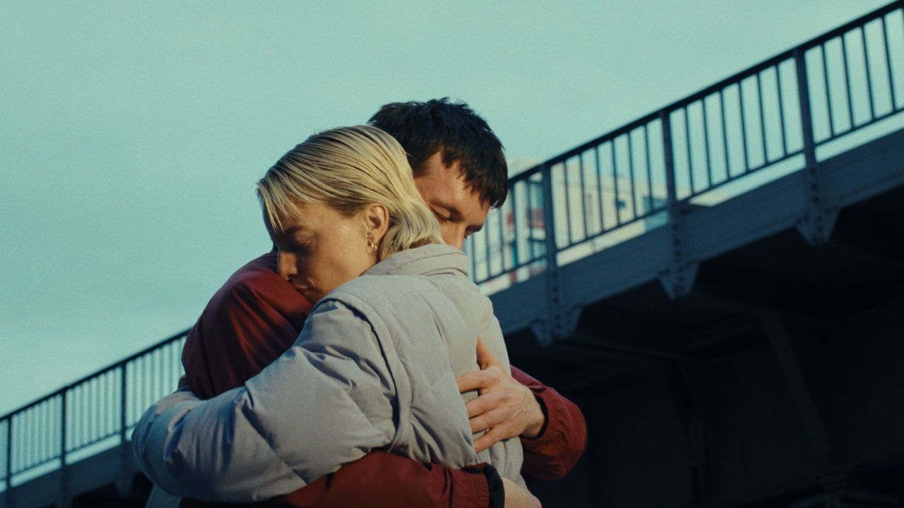 Man drückt Jerome (Jannis Niewöhner) und Tanja Arnheim (Sylvaine Faligant) durchaus die Daumen, fragt sich aber auch, was eigentlich ihr Problem ist. 