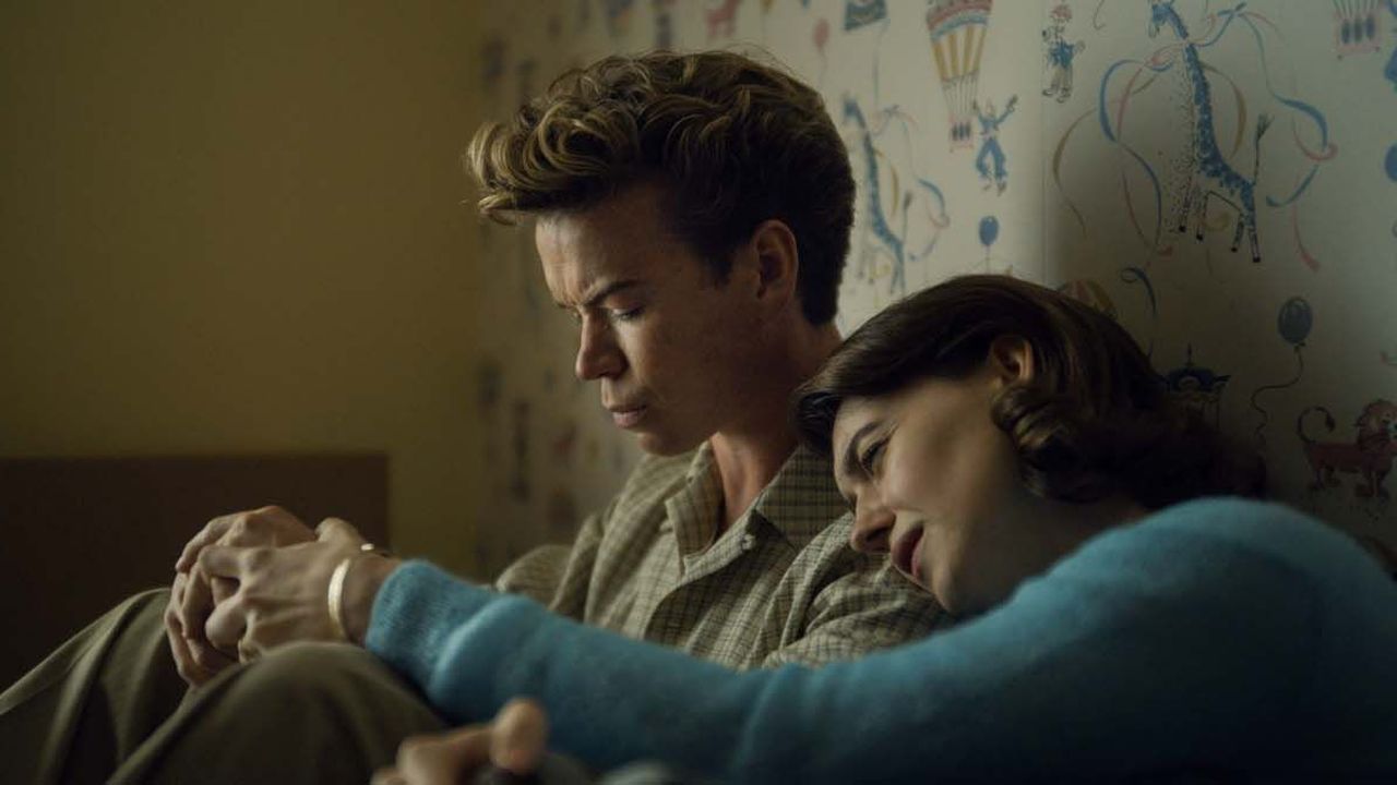 Muriel (Daisy Edgar-Jones) und Lee (Will Poulter) sind glücklich zusammen. Aber durch die Kriegsheimkehr von Lees Bruder wird ihre Beziehung noch mal ordentlich durcheinandergewirbelt.  