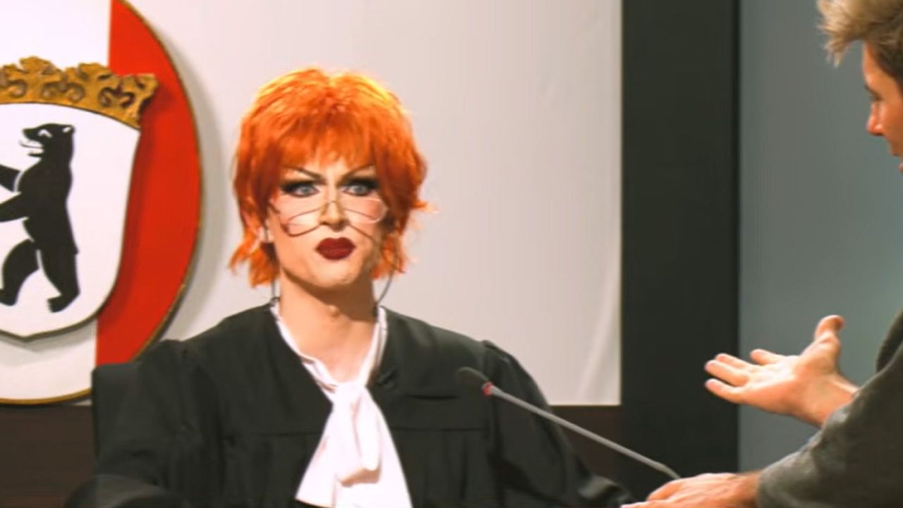 Aria Addams als Barbara Salesch