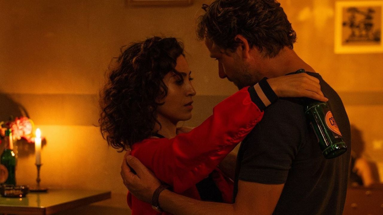 Dass das Publikum nicht immer uneingeschränkt auf der Seite von Maysoon (Sabrina Amali) steht, ist eine unbedingte Stärke des Films.