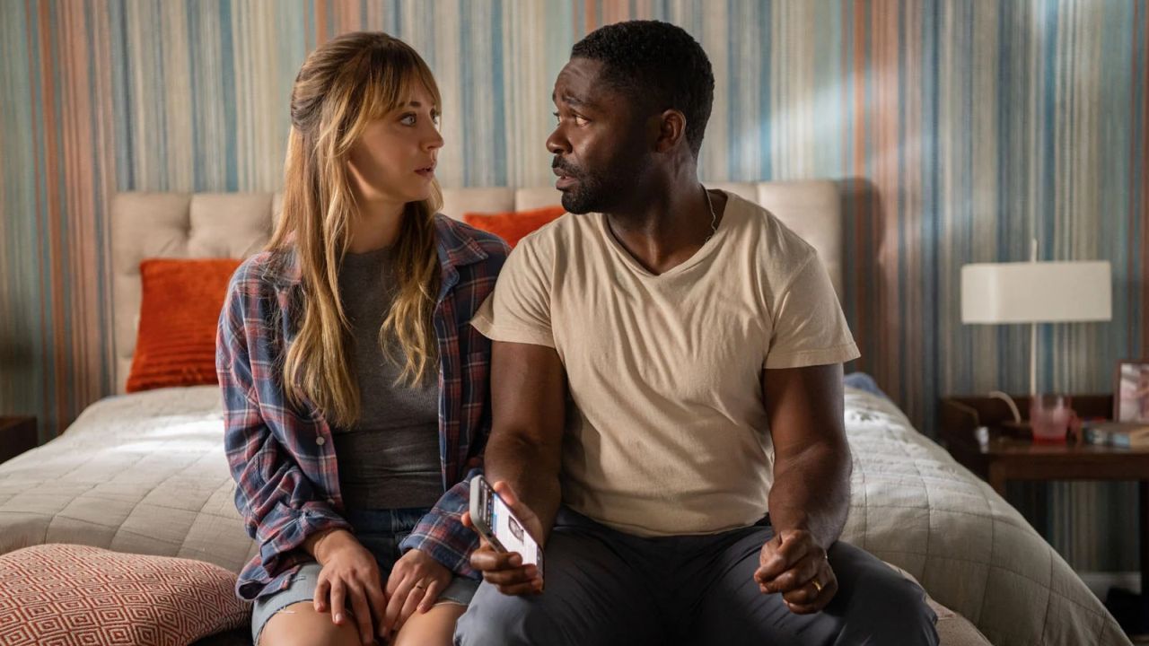 Schatz, wir müssen reden! Emma (Kaley Cuoco) macht ihrem Mann ein Geständnis der etwas anderen Art.