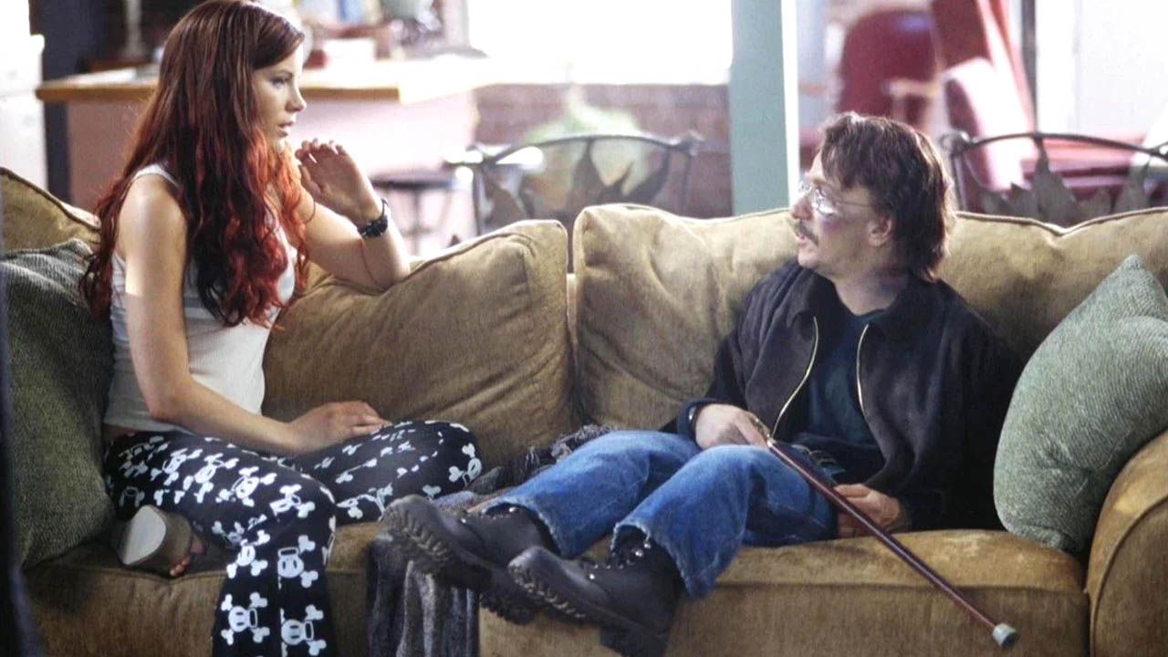 Gary Oldman (rechts) als kleinwüchsiger Rolfe in 