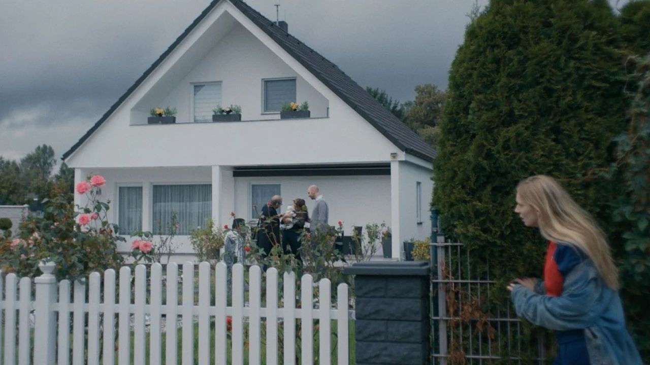 Beim kleinbürgerlichen Familienglück wird Martha immer nur Zaungast bleiben.