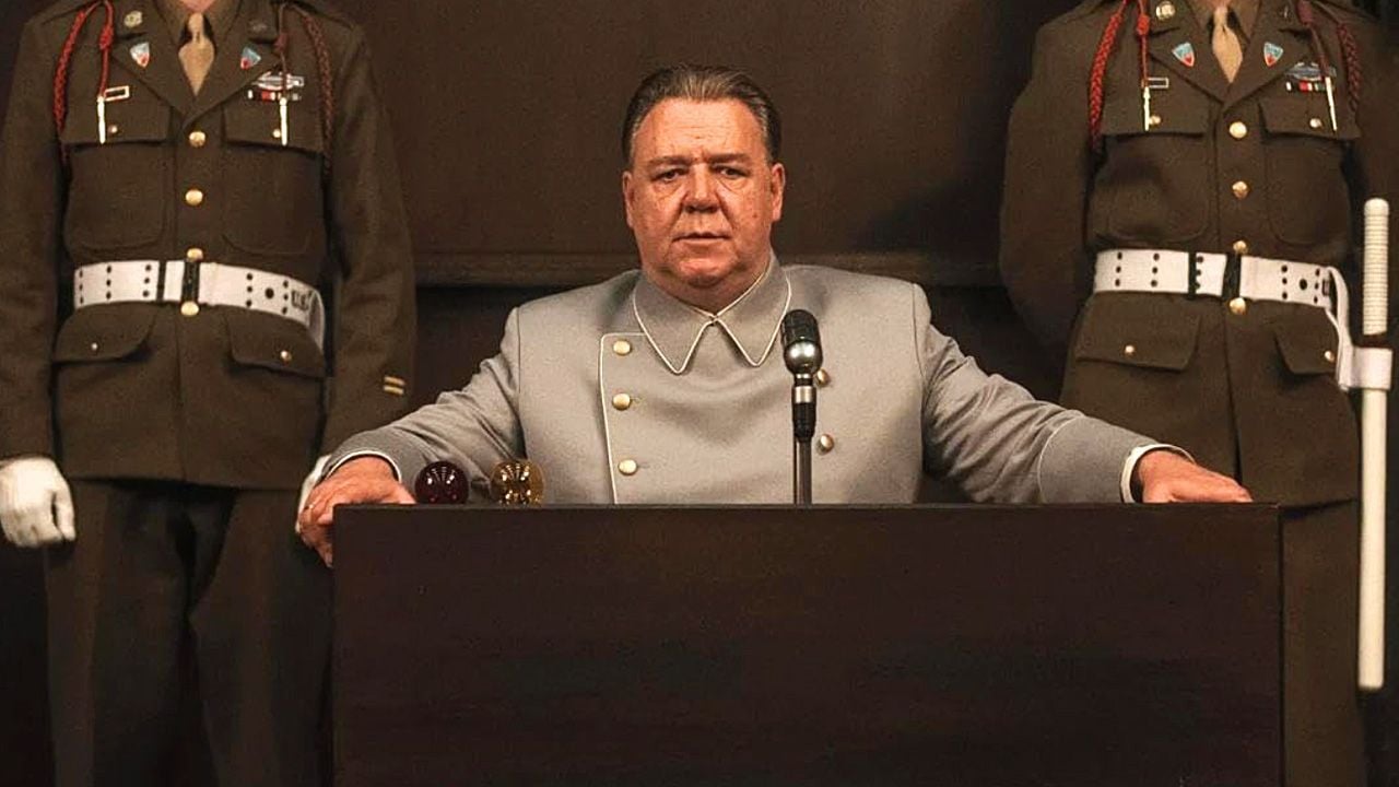 In diesem Historien-Thriller wird "Gladiator"-Star Russell Crowe zu Hitlers rechter Hand: Jetzt gibt es ihn neu im Heimkino