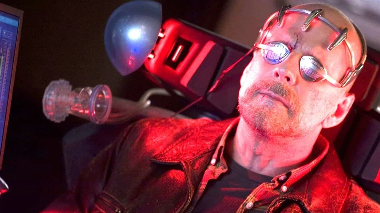 Heute im TV: In diesem Sci-Fi-Thriller bekommt es Bruce Willis mit seinem Roboter-Doppelgänger zu tun!