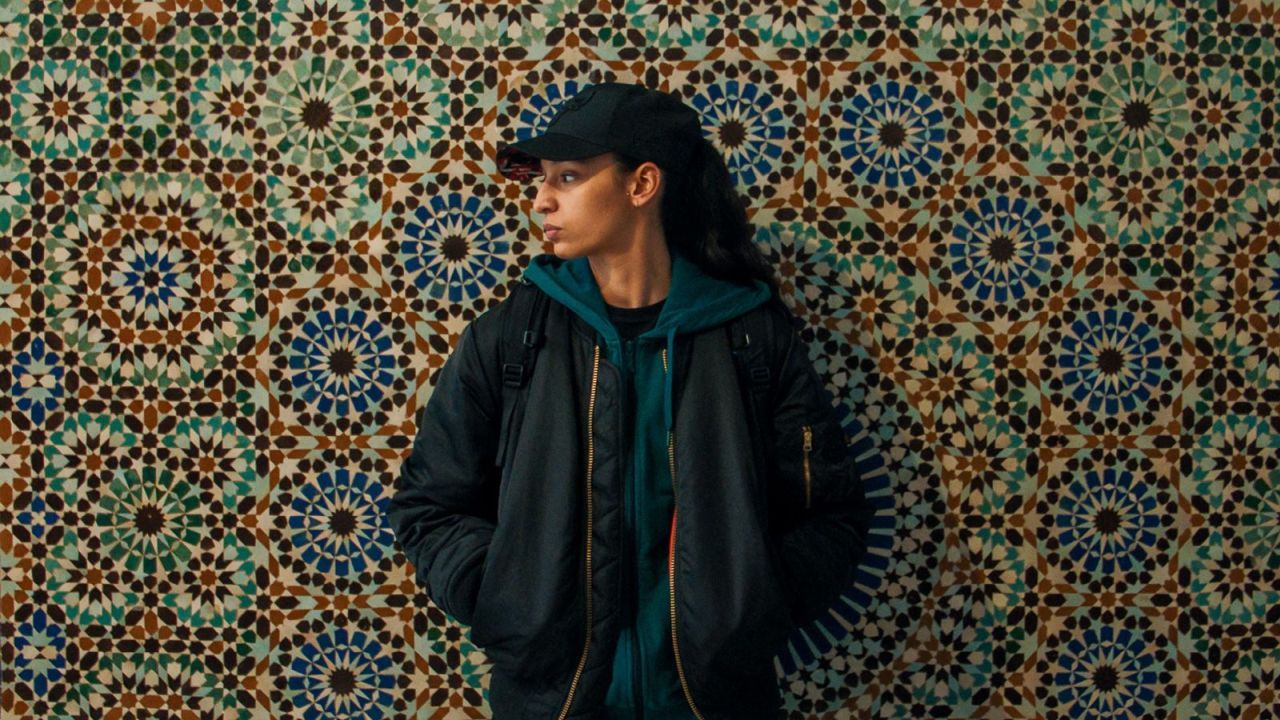 Fatima (Nadia Melliti) muss sich erst mal selbst eingestehen, dass sie auf Frauen steht.