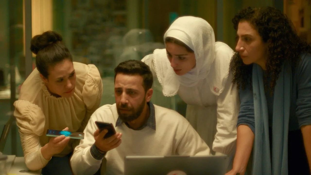 Selbst das erfahrene Team des Roten Halbmondes steht bei diesem Anruf besonders unter Schock.  