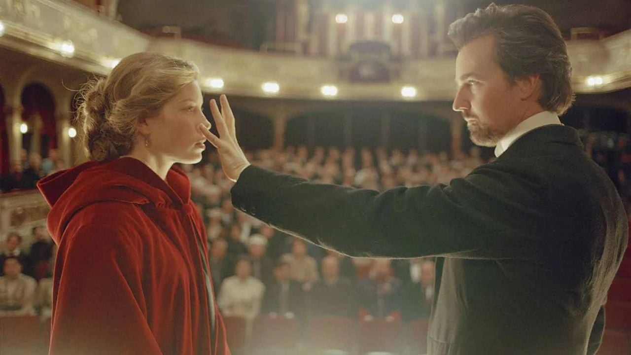 Verwirrspiel auf der Bühne: Eisenheim (Edward Norton) verzaubert Herzogin Sophie von Teschen (Jessica Biel).