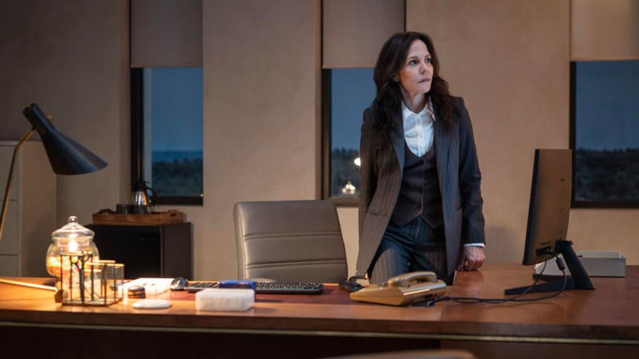 Mary-Louise Parker als Ms. Sigsby