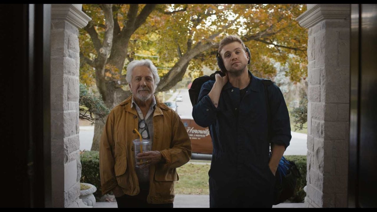 Harry (Dustin Hoffman) und Niki (Leo Woodall) sorgen dafür, dass bei der Kundschaft wieder jede Note stimmt. 
