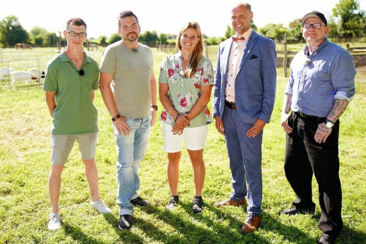 Rechts außen: Dieser Kandidat war nur kurz bei „Bauer sucht Frau“ zu sehen, dann hat RTL ihn aus der Show getilgt.