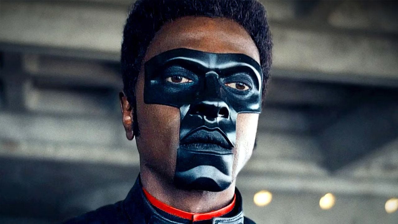 Edi Gathegi als Mr. Terrific in 