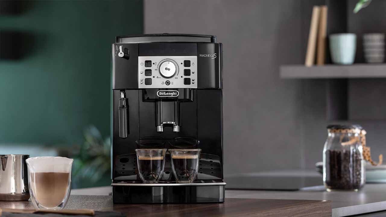 Günstig, aber sooo gut: Die De'Longhi Magnifica S nicht ohne Grund DER Bestseller unter den Kaffeevollautomaten bei Amazon!