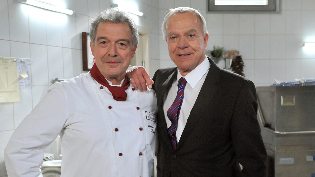 Werner Saalfeld (rechts im Bild) ist der Direktor des Fürstenhofs.