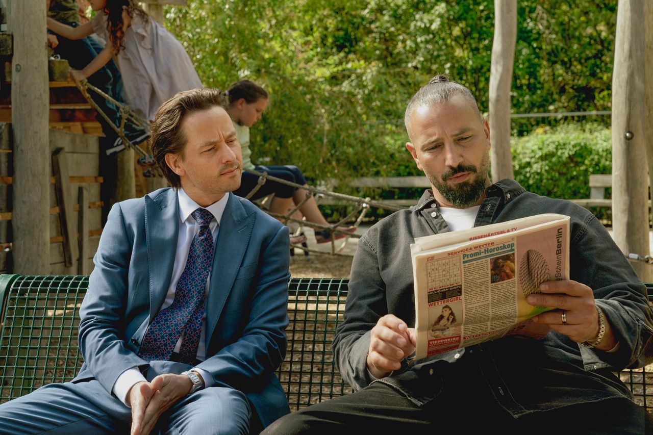 Tom Schilling und Murathan Muslu in „Achtsam morden“