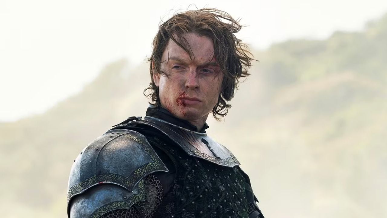 Freddie Fox als Gwayne Hightower/Gawan Hohenturm in