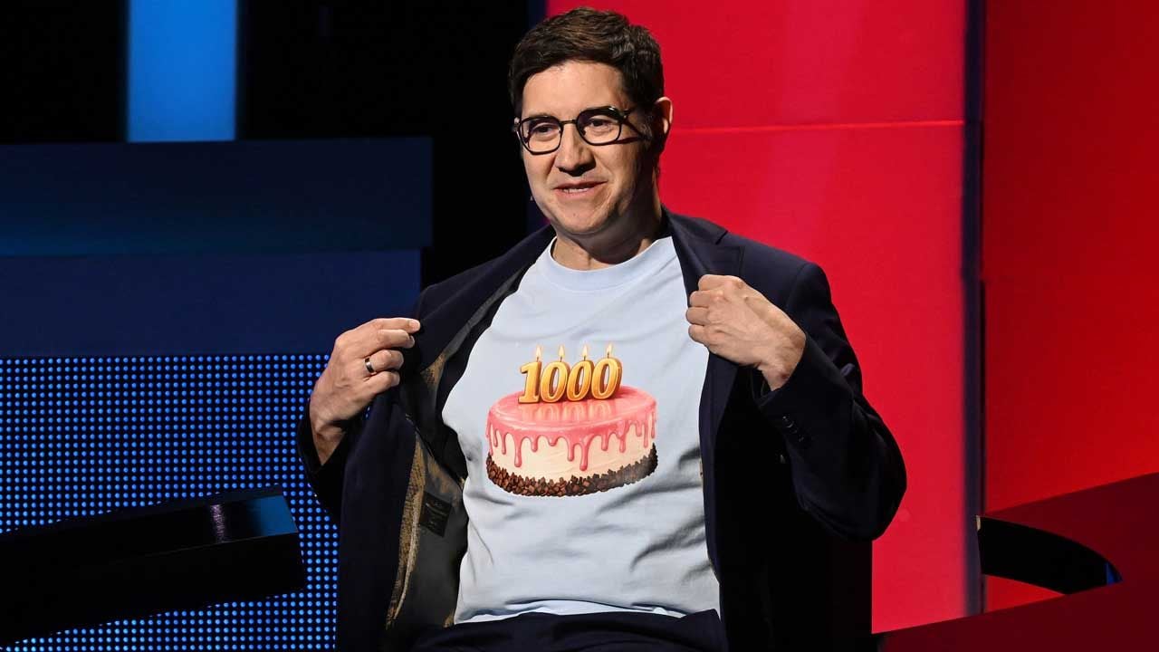 Sebastian Jacoby trug ein besonderes T-Shirt zur 1.000. Folge.