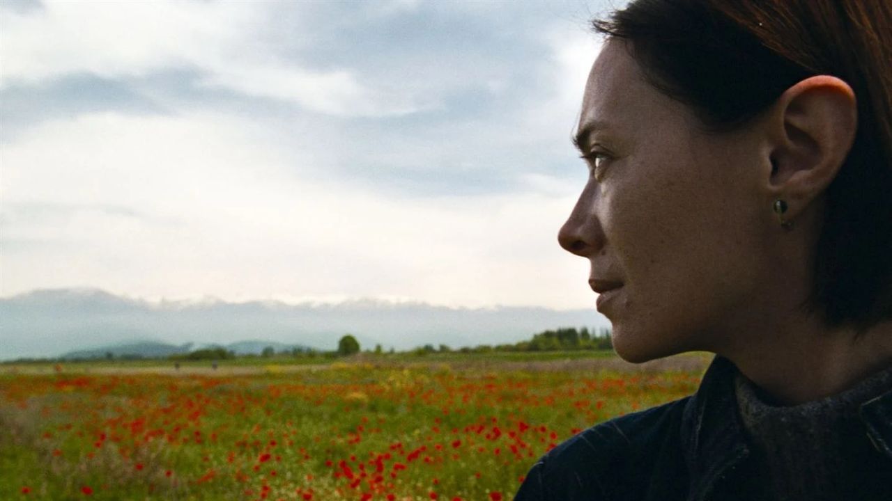 Nina (Ia Suchitaschwili) sieht es als ihre Pflicht, Abtreibungen in den kleinen Dörfern der Gegend vorzunehmen. Denn wenn sie es nicht tut, dann tut es jemand weniger qualifiziertes.