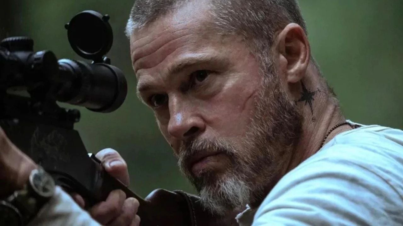 James (Brad Pitt) hat zwar den Krieg hinter sich gelassen, weiß aber trotzdem noch ganz genau, wie er sich und seinen treuen Gefährten verteidigen kann.