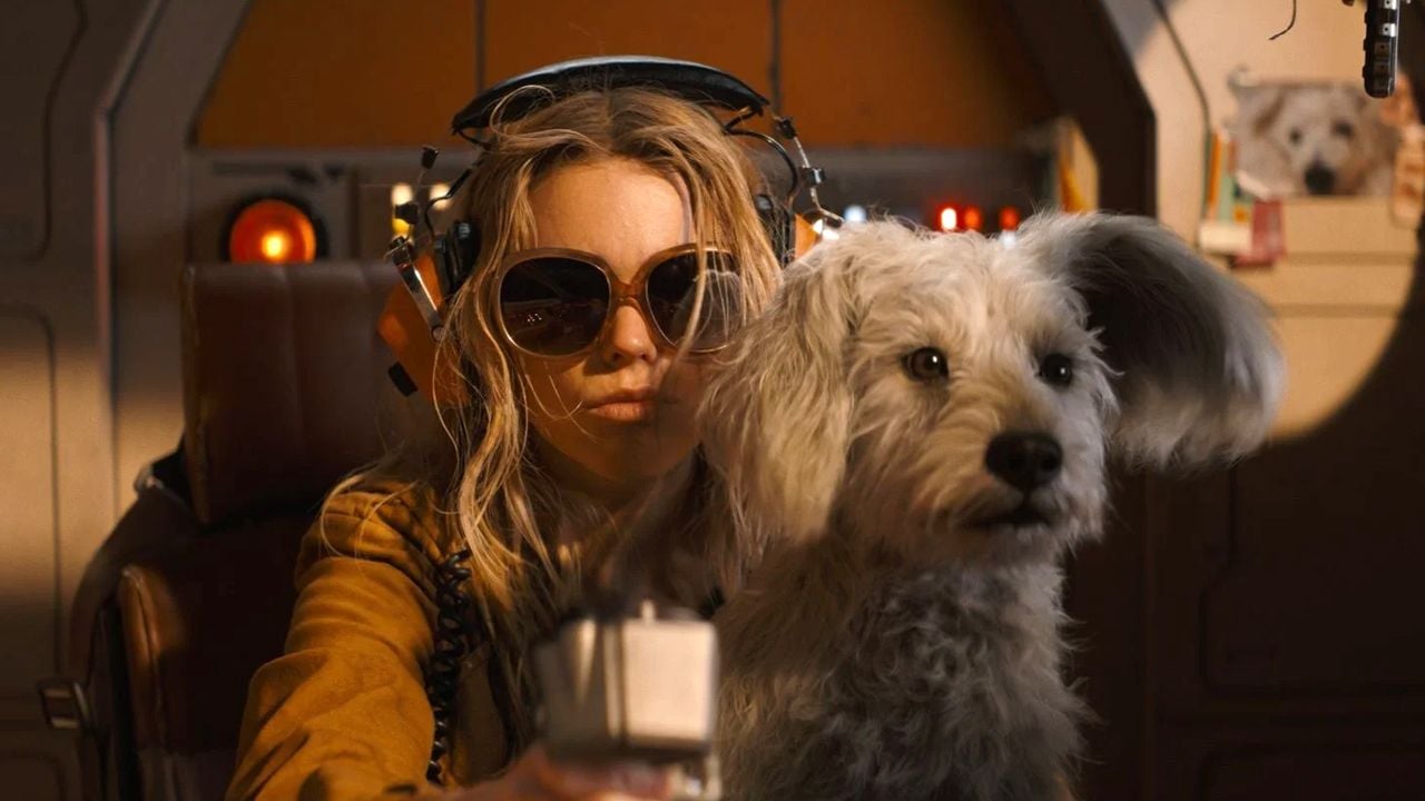 Supergirl (Milly Alcock) ist eigentlich keine Heldin, sondern würde am liebsten einfach nur mit ihrem Hund Krypto feiern.