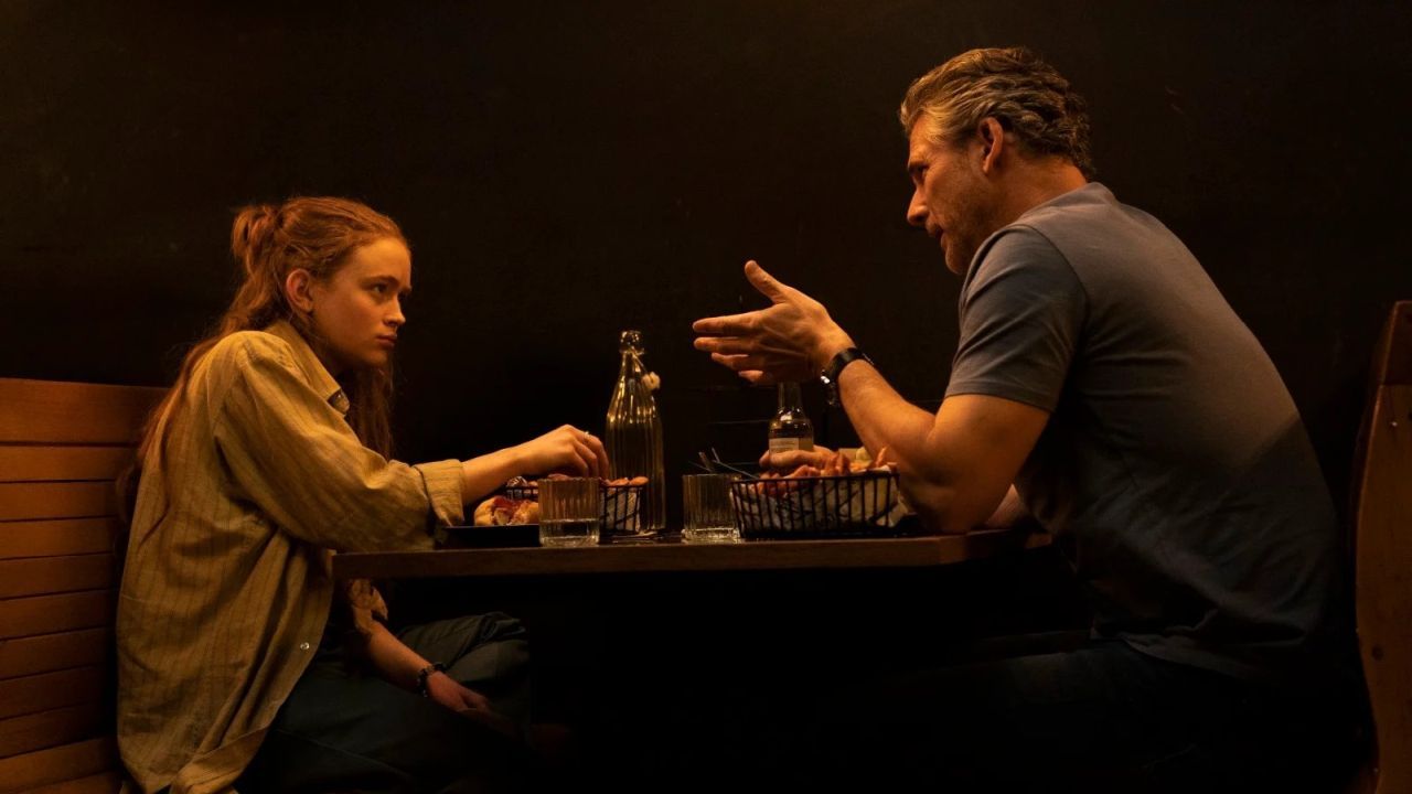 Vater Ben (Eric Bana) und Tochter Mazzy (Sadie Sink) könnten dringend eine Familientherapie gebrauchen.