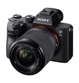 Sony Alpha 7 III mit alltagstauglichem Objektiv