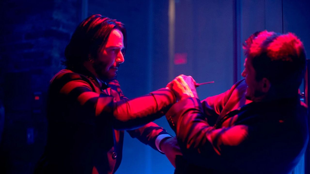 Tritt, sticht, schießt im Neon-Schein: John Wick (Keanu Reeves)