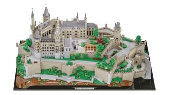 Burg Hohenzollern aus fast 9.000 Teilen