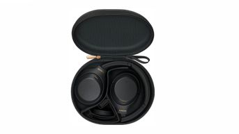 Praktisch für Reisen: Der WH-1000XM4