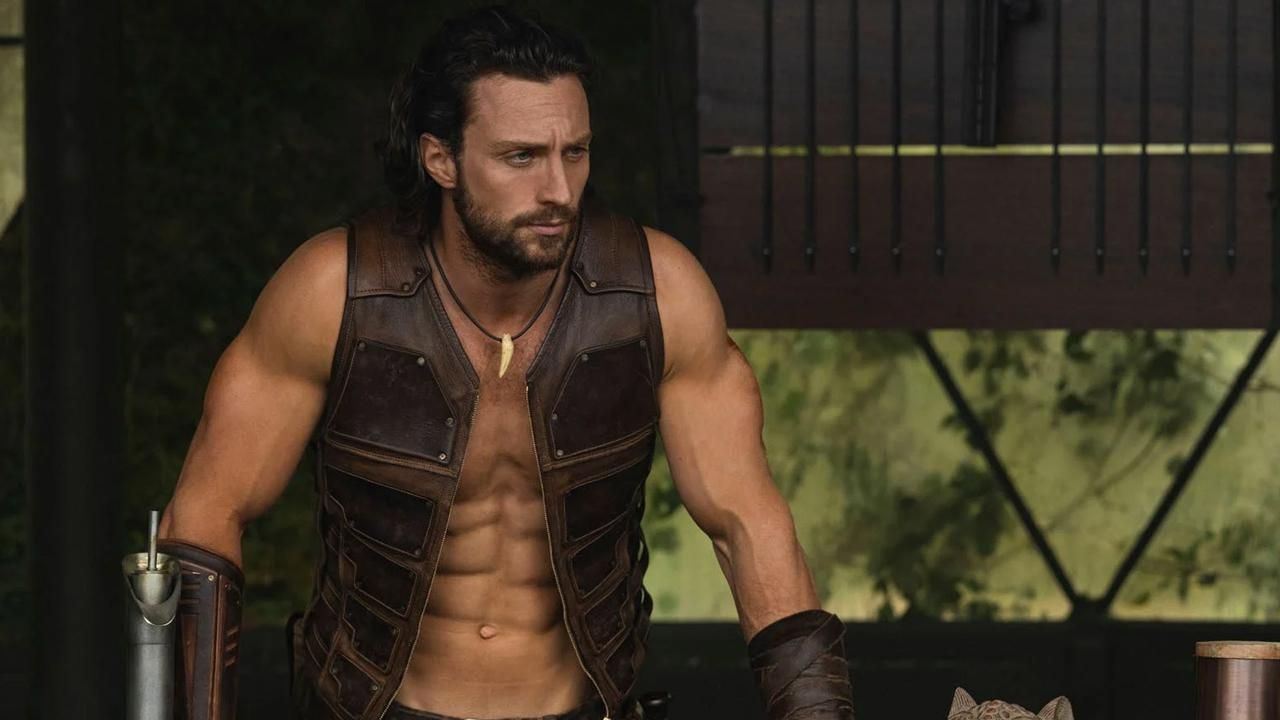 Das Superhelden-Sixpack hat er, das nötige Charisma zeigt er viel zu selten: Aaron Taylor-Johnson als Kraven.