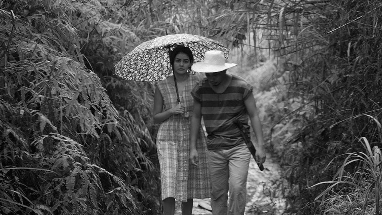 Reyna (Janine Gutierrez) wird von ihrer Adoptivmutter gegen ihren Willen prostituiert – und Zabala muss das von seinem Posten in nur 100 Metern Entfernung hilflos mit ansehen.