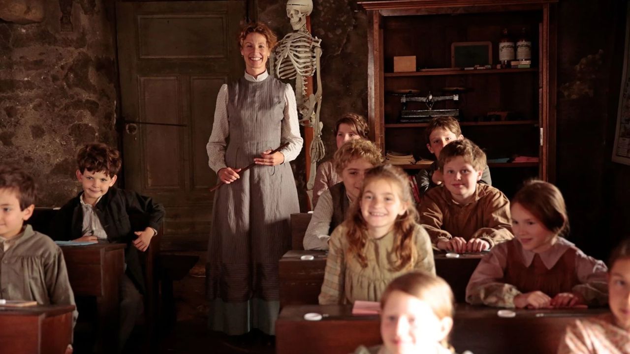 Die Lehrerin lässt sich auch von allerlei Rückschlägen nicht von ihrer Mission abbringen. 