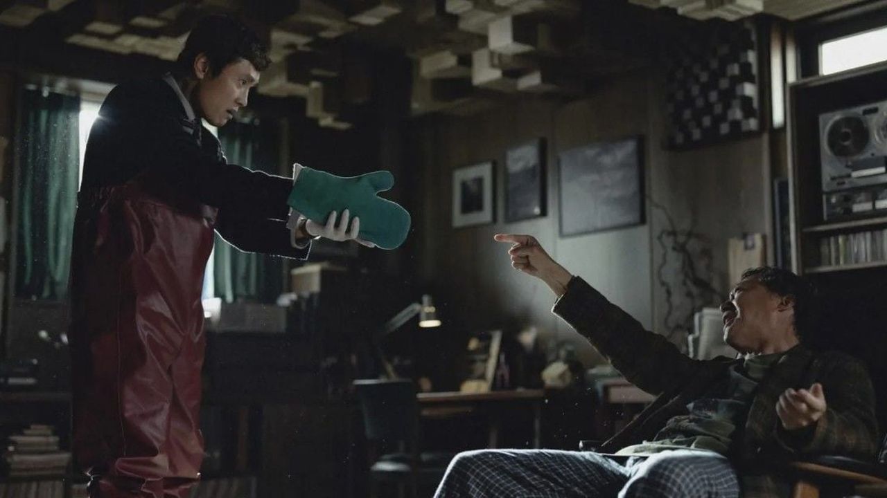 Man-soo nutzt eine alte Pistole, die sein Vater im Vietnamkrieg einem toten feindlichen Soldaten abgenommen hat, um über blutige Umwege doch noch an seine erhoffte Stellung zu kommen.