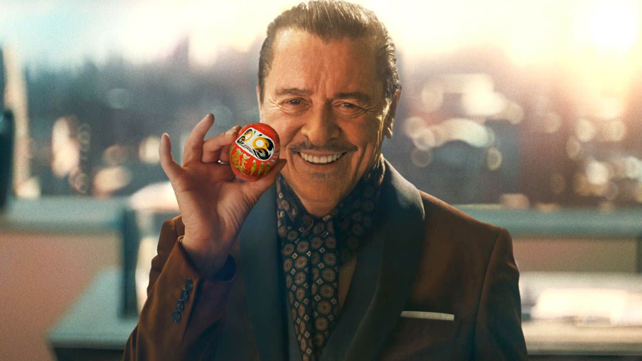 Henry Hübchen hat spürbar Spaß in seiner Rolle als namenloser Ramschladen-Mephisto. 