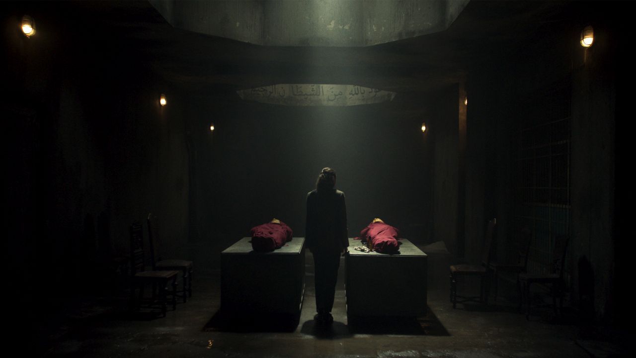 Dass Burhan Qurbani große Bilder erzeugen kann, hat er vor „Kein Tier. So Wild.“ auch schon in seiner Neuverfilmung von „Berlin Alexanderplatz“ unter Beweis gestellt.