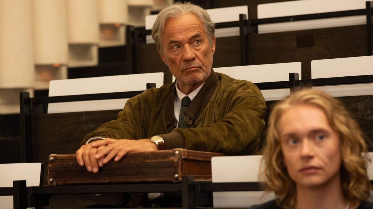 Um seine Jugendliebe zurückzuerobern, drückt Walter (Heiner Lauterbach) selbst im Rentenalter noch mal die Studienbank. 