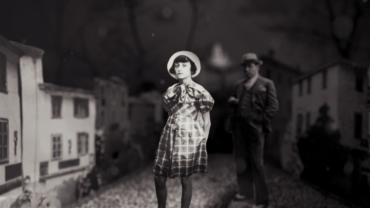 Für den Streit zwischen der jungen Yo und ihrem Vater findet Anna Fitch sogar noch einmal eine völlig neue Art der Inszenierung.