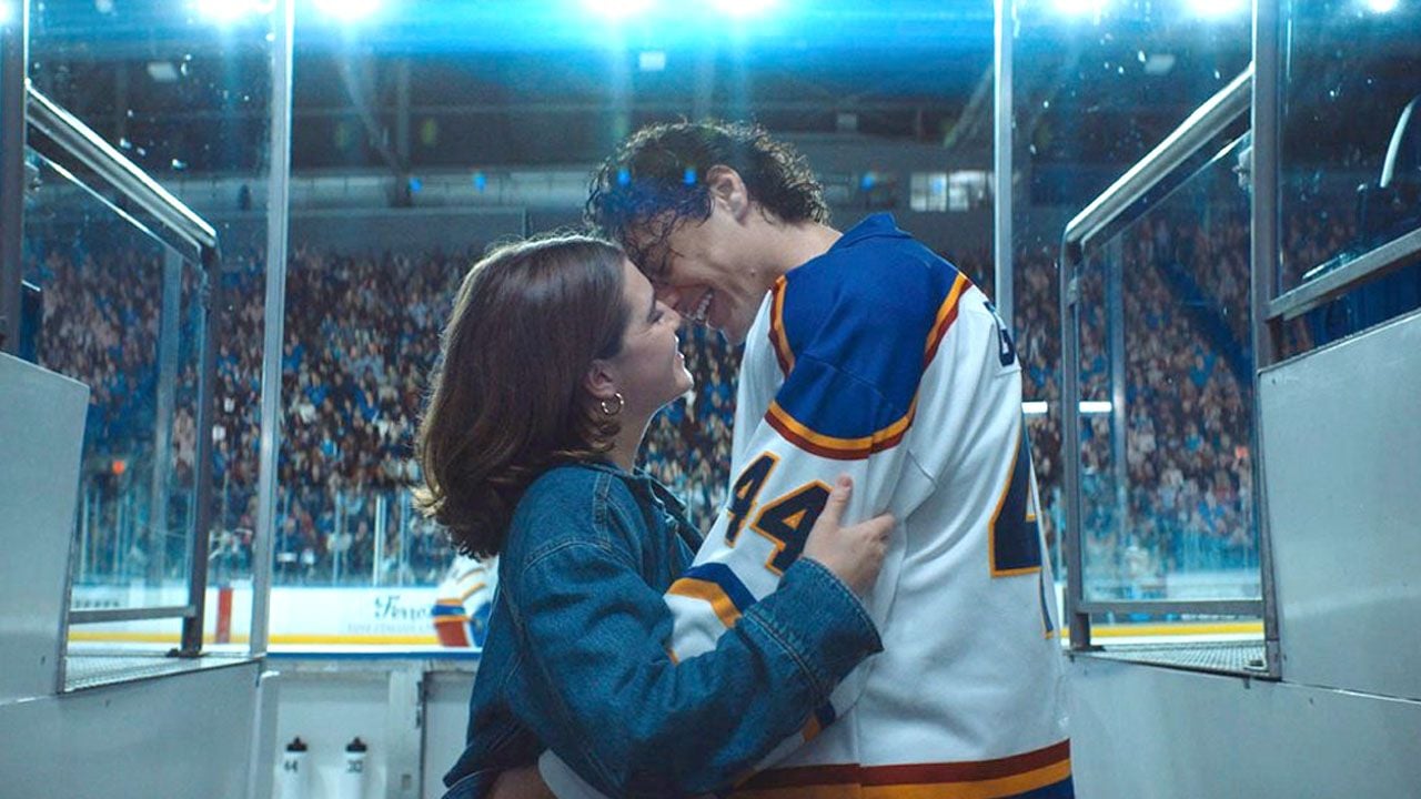 Nach "Heated Rivalry" und "Off Campus" kommt jetzt die nächste Eishockey-Romanze – diesmal ins Kino