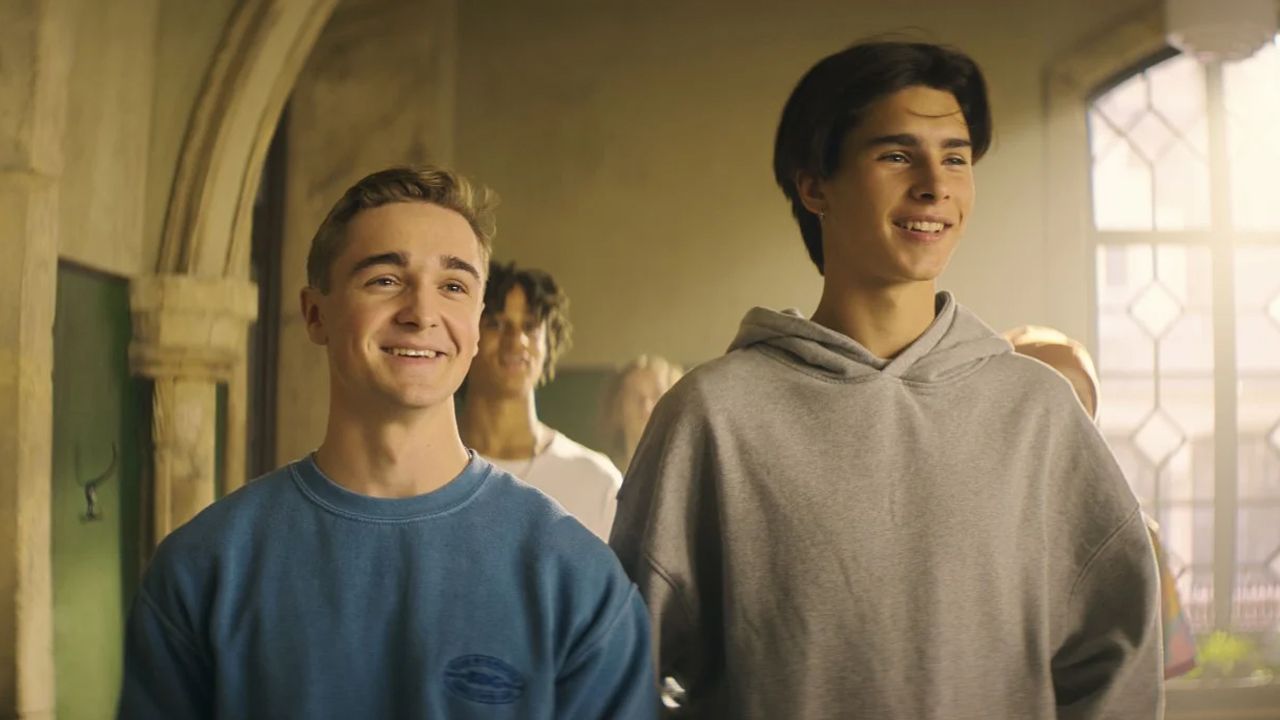 Beste Kumpels: Silas (Luis Vorbach) und Jo (Loris Sichrovsky).