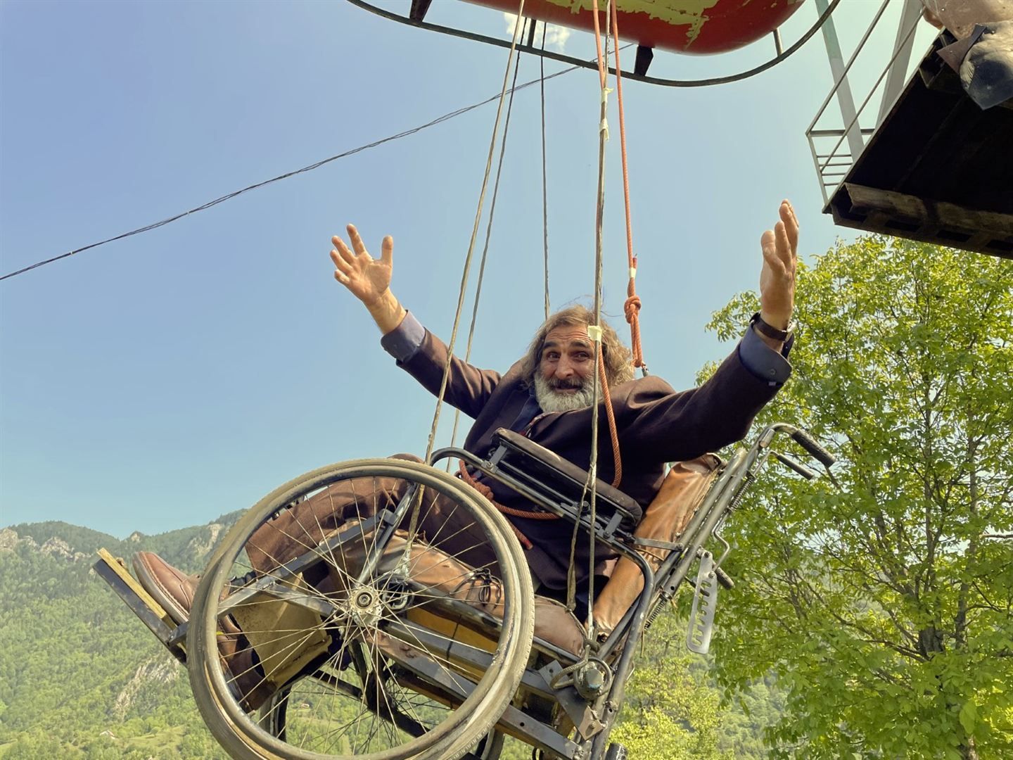 Was nicht reinpasst, wird kurzerhand einfach unten drangehängt. 