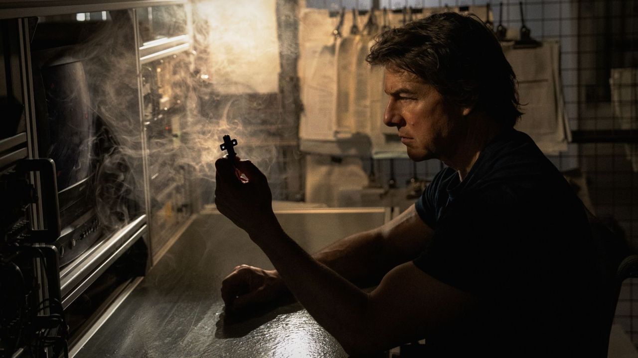 Eine KI ist vielleicht auch deshalb nicht so ein perfekter Widersacher, weil man die ganze Zeit über so unglaublich viel Zeit auf Erklärungen und Exposition verwenden muss. 