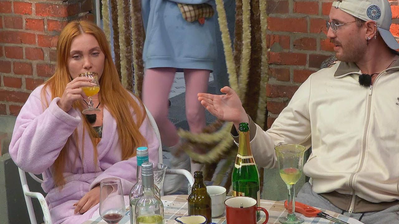 Dennis macht Tara auf ihren Alkoholkonsum aufmerksam