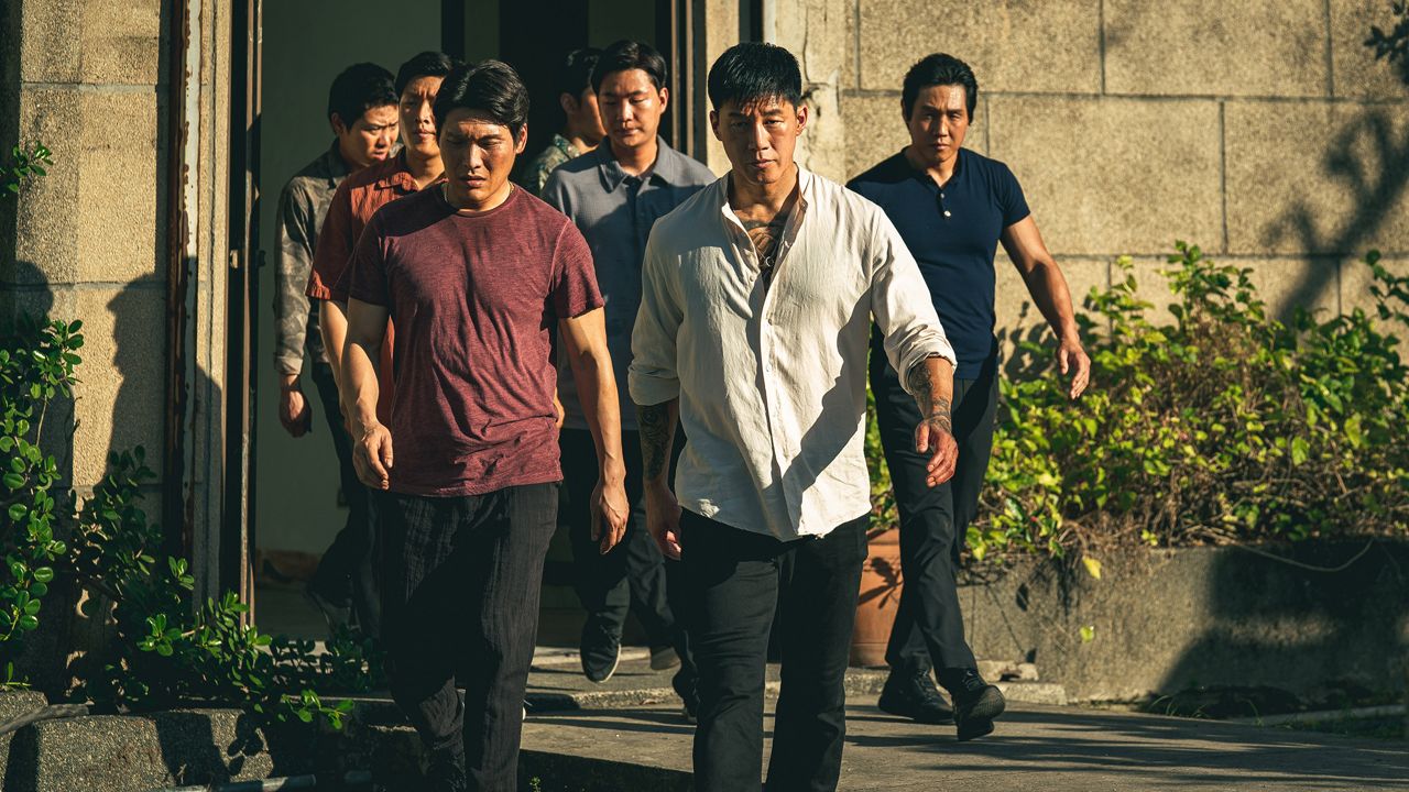 Söldner Baek und seine Mannen sind auf dem Weg zur nächsten Messerstecherei. 