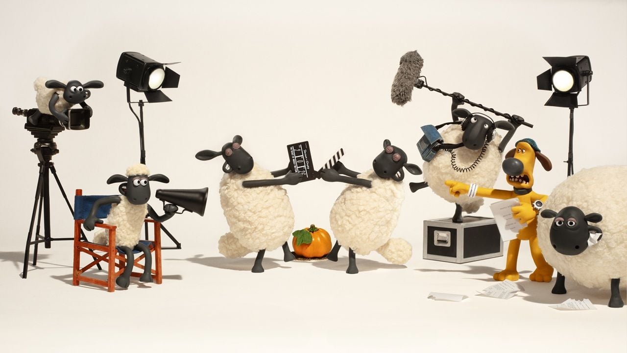 Drehstart im Hause Aardman: Shaun und Blitzer müssen mal wieder wolligen Trubel beäugen. Kein Wunder, dass der Dreh ihrer Langfilme so viel Zeit verschlingt...