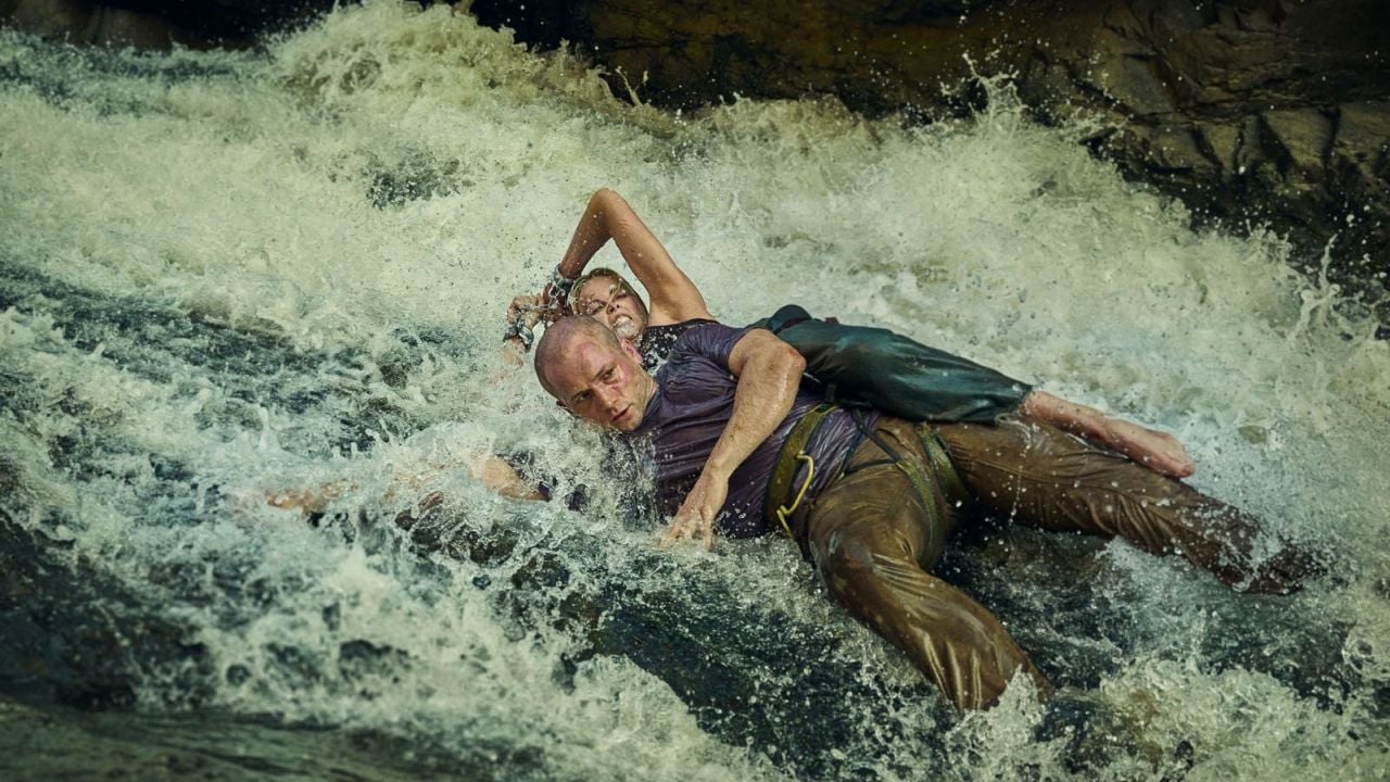 Die Stars Charlize Theron und Taron Egerton liefern auch eine körperliche Höchstleistung in „Apex“ ab! 