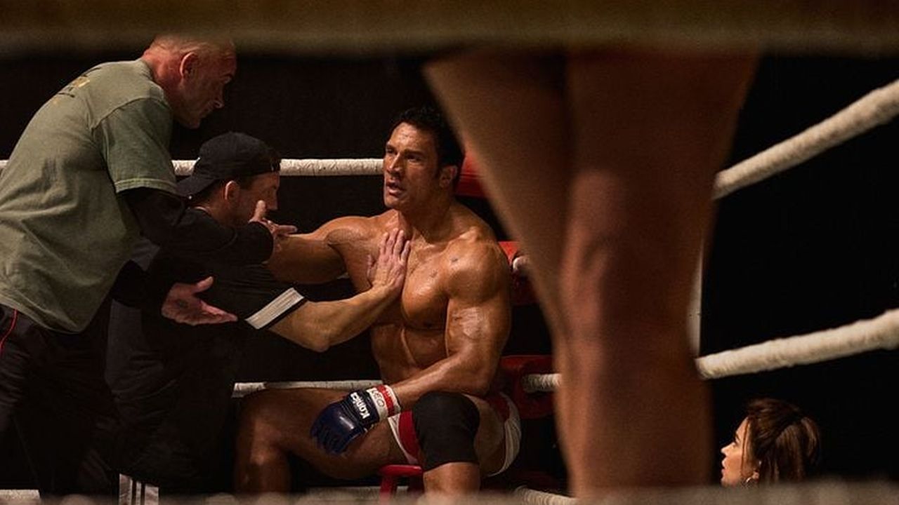 Dwayne Johnson ist als Mark Kerr gerade zu Beginn wirklich kaum wiederzuerkennen.