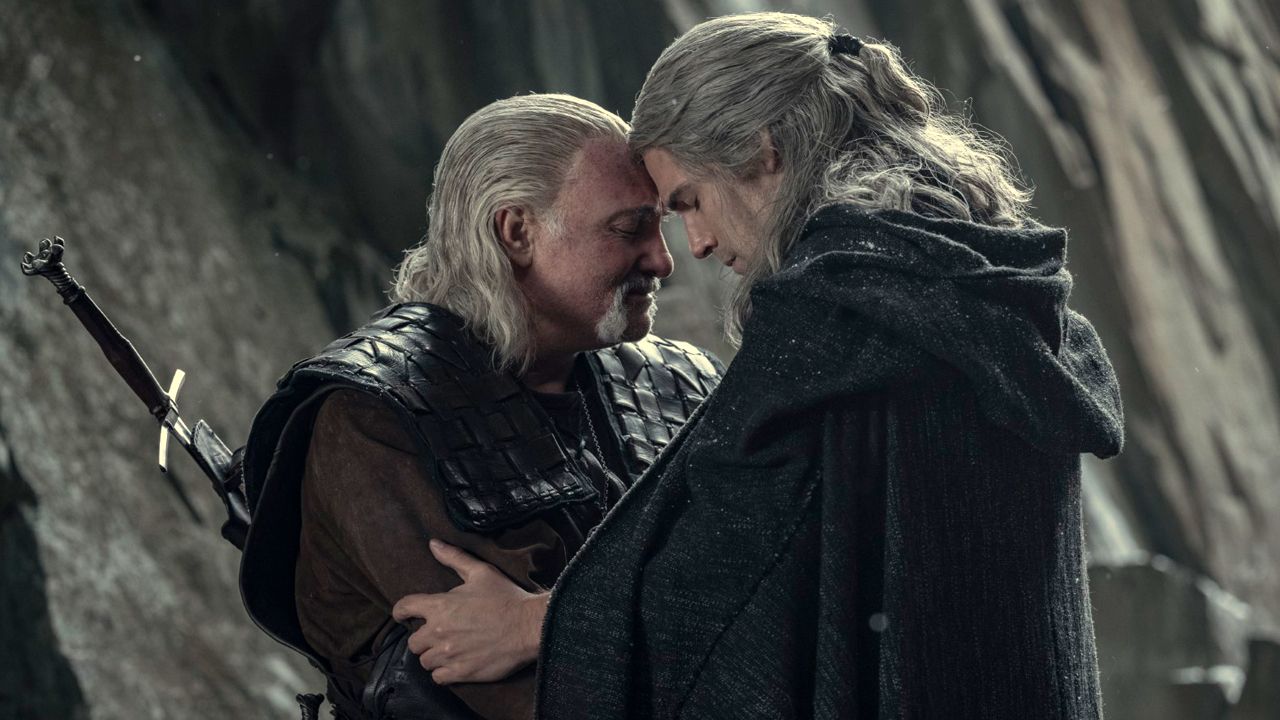 Vesemir (Kim Bodnia) und Geralt (Henry Cavill) in 